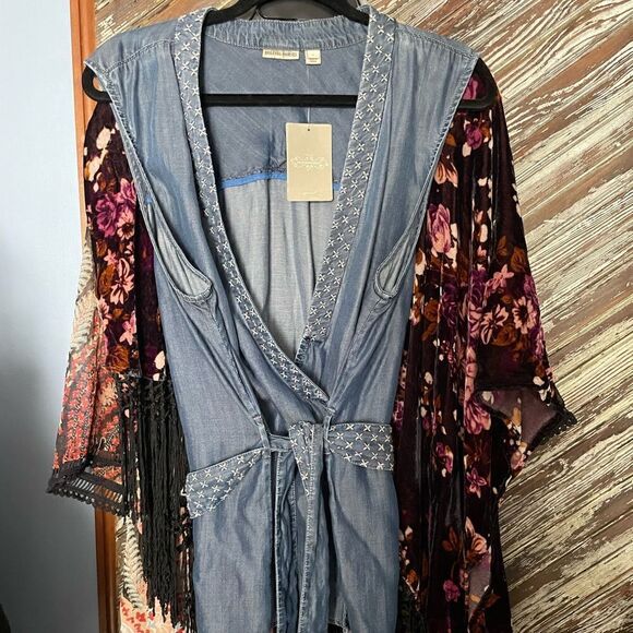 Holding horses stitched wrap vest NWT - Picture 3 of 7